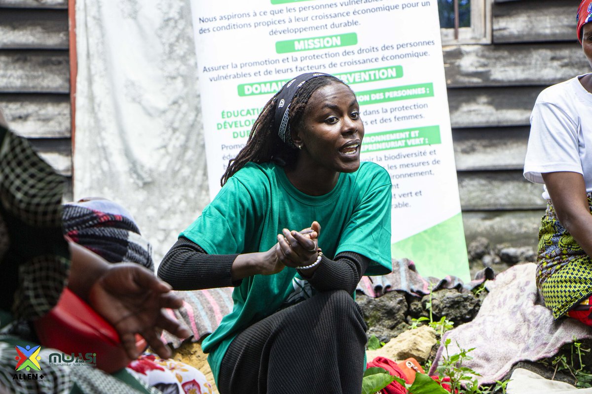 aid_learn47733's tweet photo. À l’issue de cette session de sensibilisation, les femmes se sont engagées à perpétuer les bonnes pratiques « écoresponsables », assumant ainsi leur rôle essentiel dans l’éducation environnementale au sein de leur famille. 🌿💚
#MWASI #Hygiène #ALLEN+ #SANTE
#Environnement https://t.co/yVPRCSdHsj