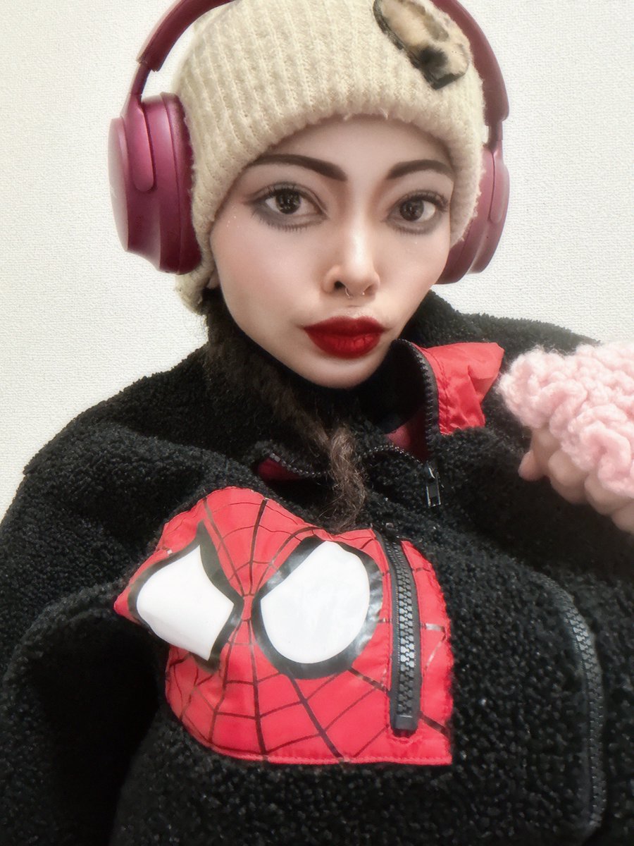 本日から！
チップご購入でカレンダープレゼント企画✨
数量限定だから早めに推しのカレンダーゲットしに来て💦

ベティは本日お休み頂いてるので
大好きなお家時間楽しみます🏠
今年の目標の一つ自律神経整えて
心穏やかに生きたいから
朝からラジオ体操したよ🤸🏾‍♀️
気分スッキリ✨