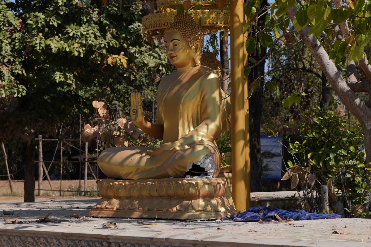 pheaktraneth's tweet image. Scars of injuries and remnants of munitions in Prey Chan village and Boeung Trakuon area, Banteay Meanchey Province, during the Thai military’s war of aggression between 7 and 27 December 2025. #CambodiaSovereign #RespectCambodia #HandsOffCambodia #CambodiaDefendsPeace…