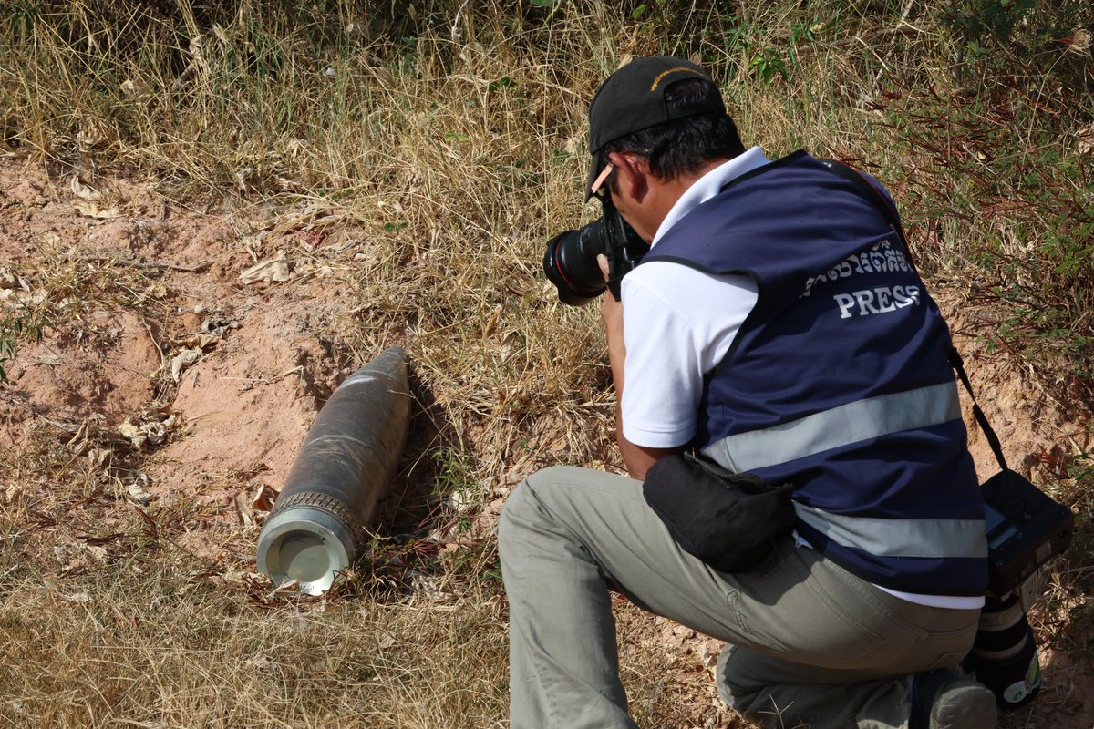 pheaktraneth's tweet image. Scars of injuries and remnants of munitions in Prey Chan village and Boeung Trakuon area, Banteay Meanchey Province, during the Thai military’s war of aggression between 7 and 27 December 2025. #CambodiaSovereign #RespectCambodia #HandsOffCambodia #CambodiaDefendsPeace…