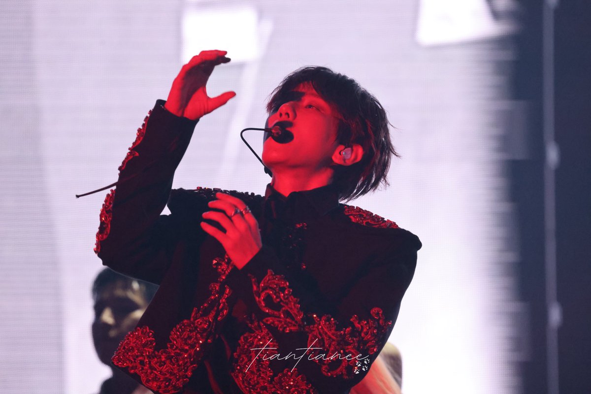 FloraWei9's tweet photo. 260102 <Reverie dot> in Seoul
part 2

#백현 #BAEKHYUN #ベッキョン 
@B_hundred_Hyun https://t.co/oE0M9HHHjF