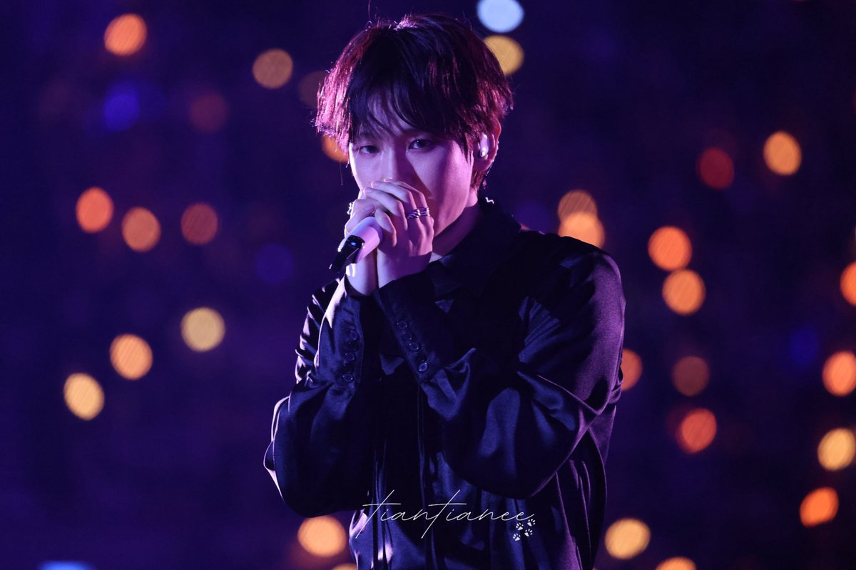 FloraWei9's tweet photo. 260102 <Reverie dot> in Seoul
part 2

#백현 #BAEKHYUN #ベッキョン 
@B_hundred_Hyun https://t.co/oE0M9HHHjF