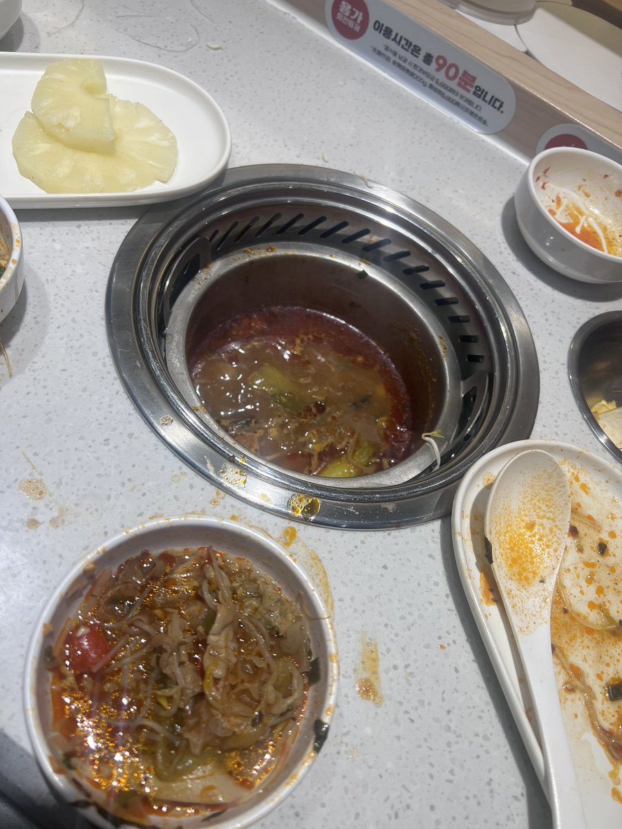 eaudealexaa's tweet photo. Which one of you lowlives are gonna reimburse me for the hotpot? 

#paypig #findom #moneyslave #femdom #findomnorway #findomNorge #핀돔 https://t.co/dSRgypQGtO
