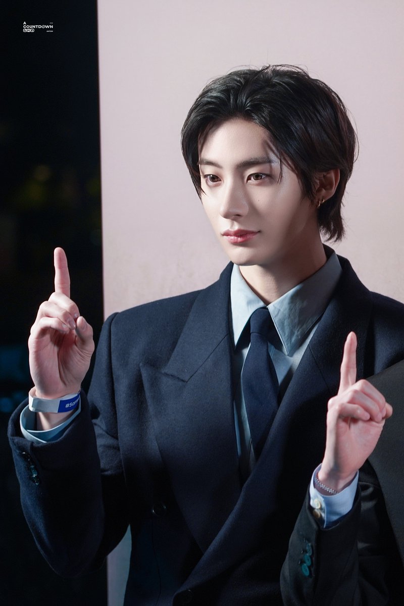 ACOUNTDOWN321's tweet image. 260104 SAMSUNG The First Look

#ANTON #앤톤 #찬영 #RIIZE #라이즈