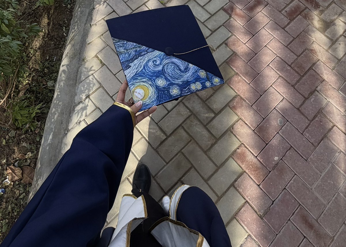 أصابت سِهامُنا هذه المرة وَلم تُخطِئ
لمعت أعينُنا من فرط الإنتصار
كَتبنا في نهاية سُطورنا أننا نِلنا ما صبرنا لأجلِهِ 
الحمدلله حمدًا كثيرًا طيبًا مباركًا