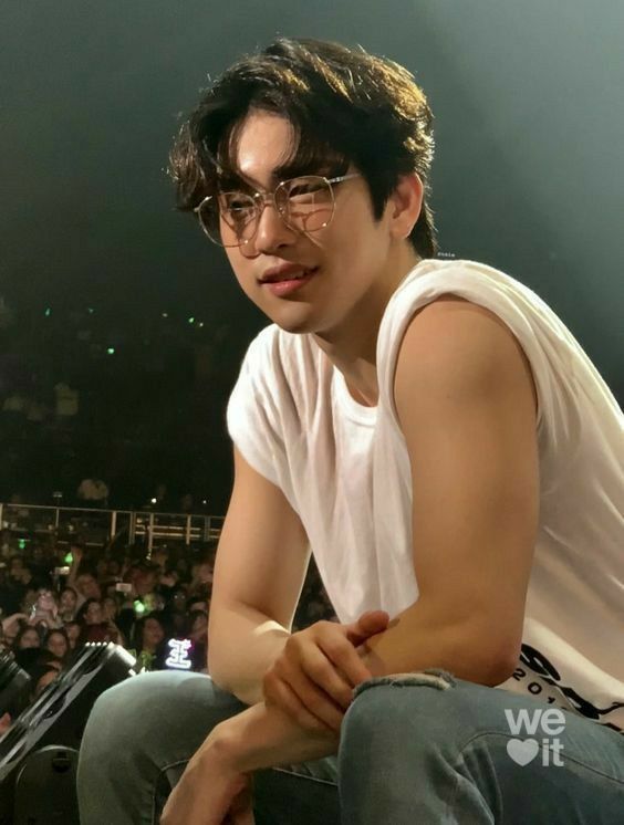 FashionistD's tweet image. Daily dose of #JINYOUNG ✨