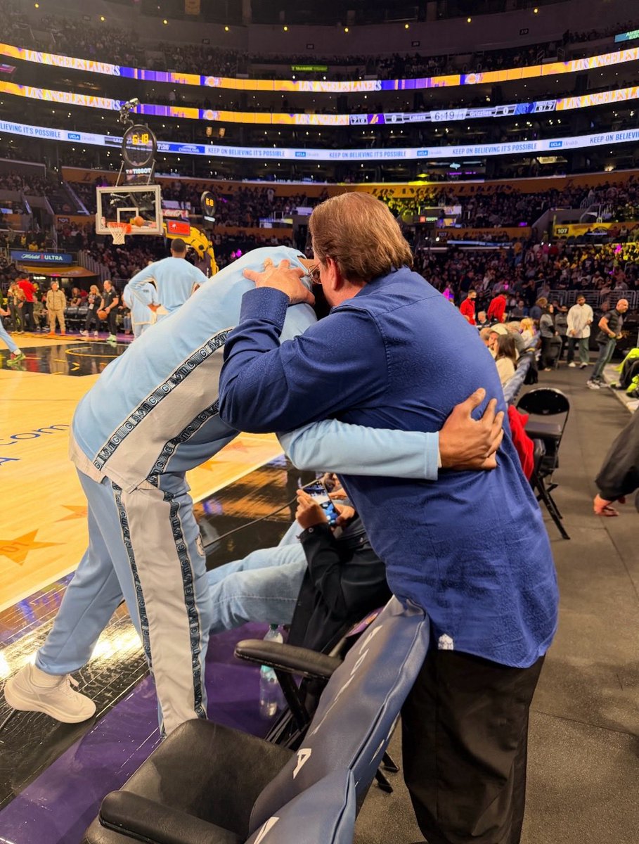 TheRealSignGuy tweet media