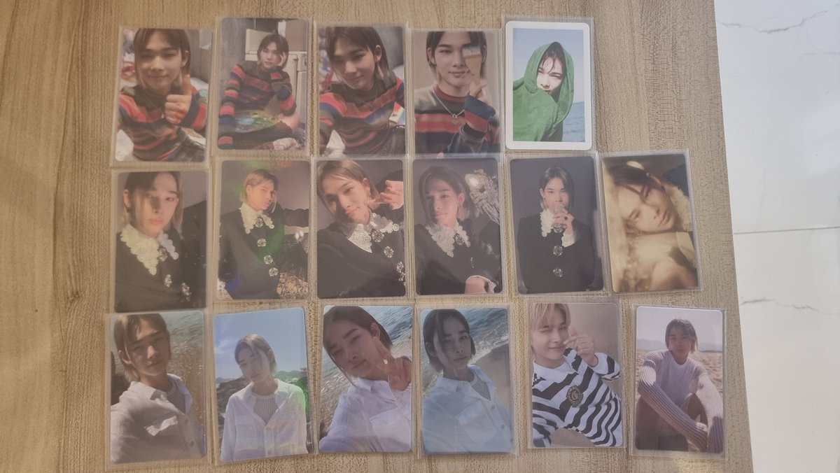 exprezmoon's tweet photo. album + era related pcs https://t.co/hXlMJ0xBmo