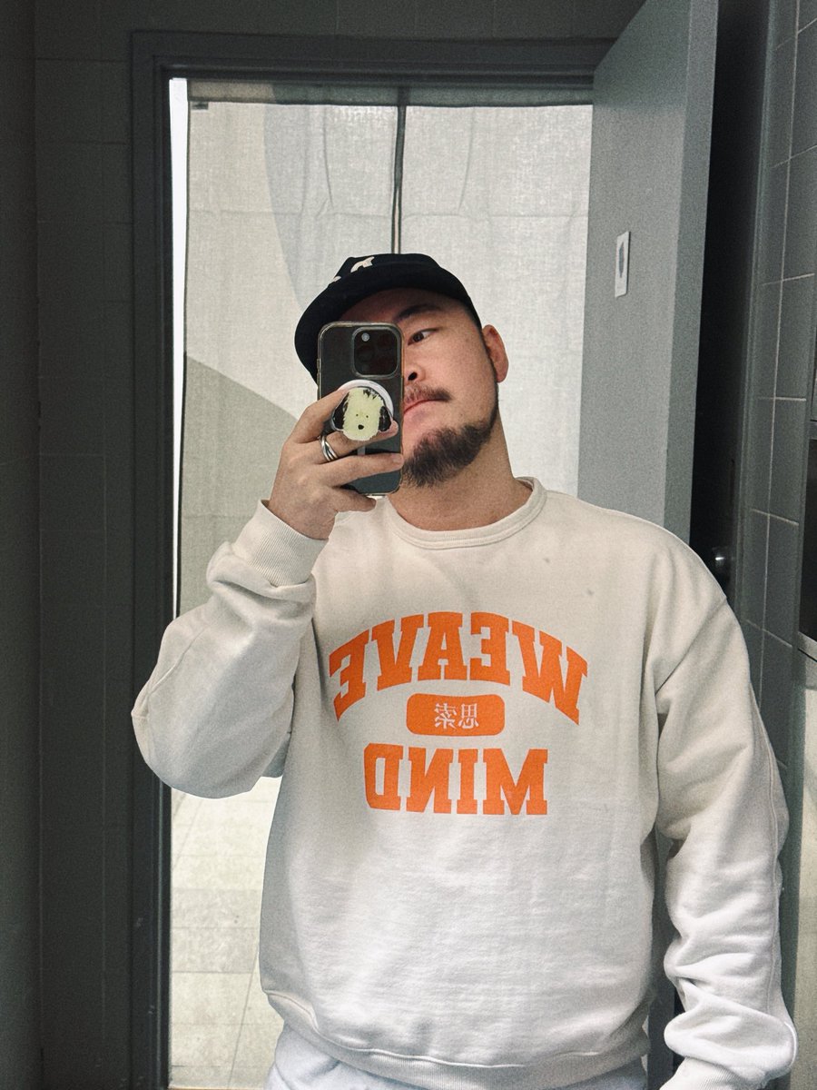 bbangmo2's tweet image. 월요일 넘 지루해요🫠