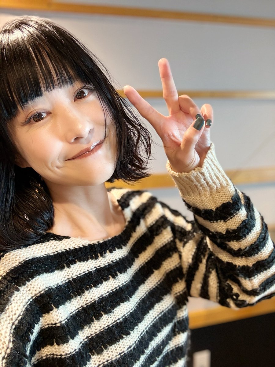 【みさき】

#ジョイチュン 55回目終わり！
ジョイ友さんありがとう◎

オンエア後みんなで餅を食べて年末に買い込んだみさき餅はこれにて閉店ガラガラです。

さあ夜ご飯なに食べよう◎