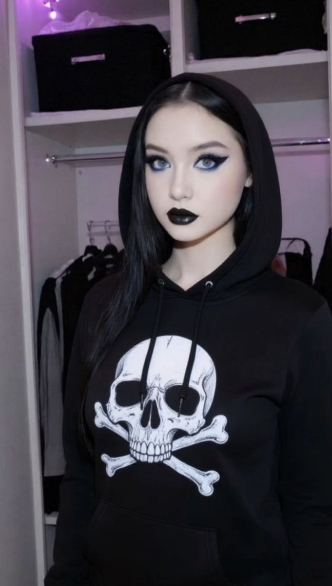 willow 😈 tweet media