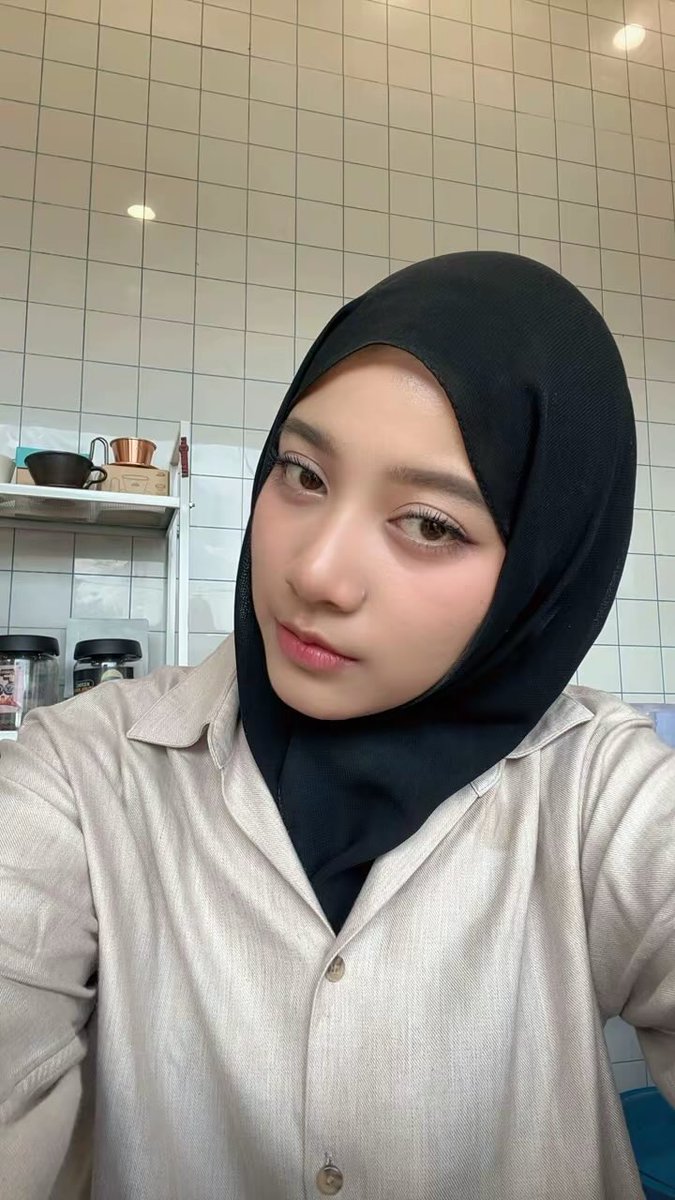 hailey tavern tweet media