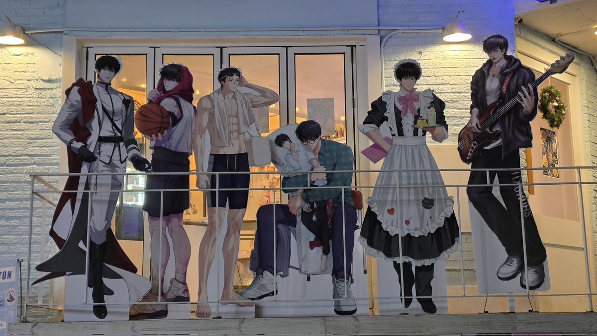 직접 가고 보니 결국 물욕이 생겨 예정에도 없던 럭드를 하게 되었지만…! 신나게 즐기고 왔습니다! 작은 샘플 그림일 땐 몰랐는데 크게 보니 전부 너무 예뻐서 계속 보게 된...😍
#2026문화제_with슈퍼루키서태웅
#서태웅군의_생일을_축하합니다_by친위대