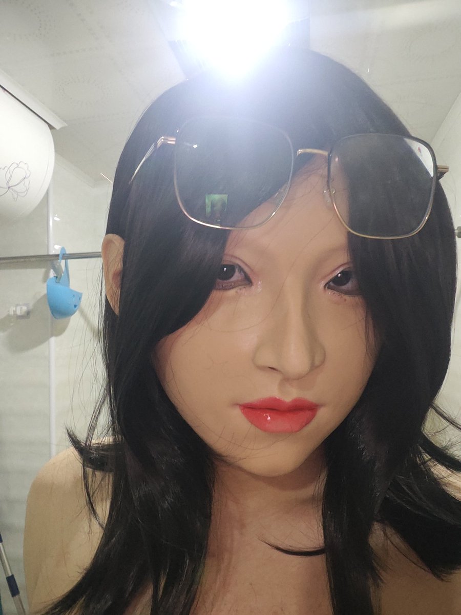 #femalemask  
好久没有玩皮物了喵，曾今对不准的眼眶能对上了，头发也整了整，效果意外的好喵❤️