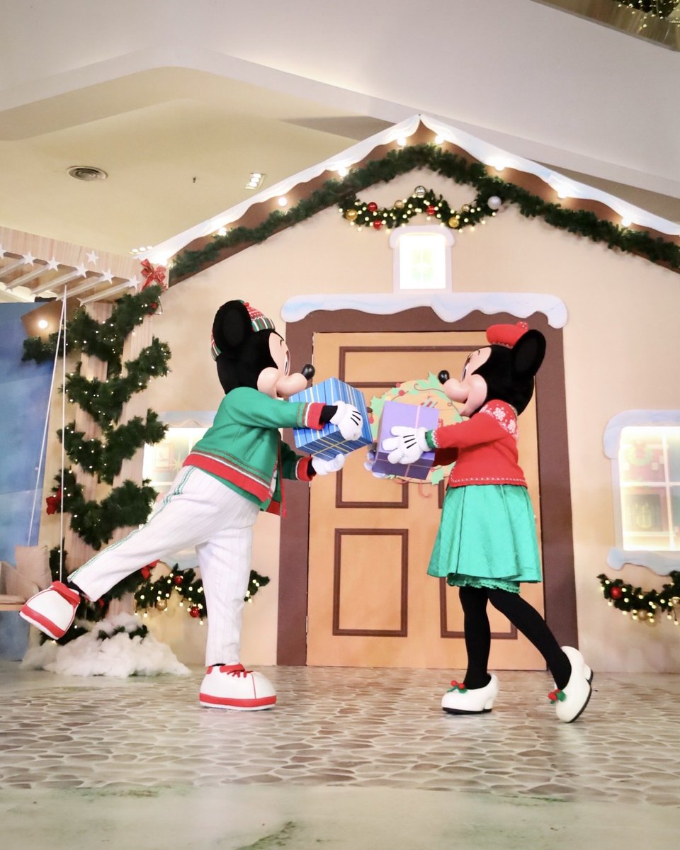 Disney Holiday Celebration ✨

Meet &amp; Greet with your favorite special friends from Disney and create magical holiday moments with your loved ones💖

📍 Neo Atrium, GF
🗓 Friday – Sunday, 02 – 04 Jan 2026
⏰ 12 PM | 1.30 PM | 3 PM | 5.30 PM | 7 PM

#CentralParkMall2 #MeetandGreet