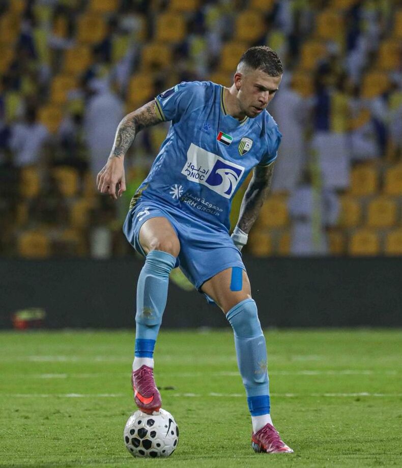 اذا بحط معيار ثابت للأندية الغير منافسة، فبيكون لاعب مثل جوبسون.

انتقال حر، وفي المقابل:
قائد
ممتاز بدنيا
الابرز في الوسط
الاستمرارية والثبات في مستواه

رغم ان وضع الظفرة مب مغري للاعب اجنبي، الا ان ما نشوف صفقات بهالجودة لأندية وضعها افضل.

جوبسون من صفقات الموسم من دون اي شك.