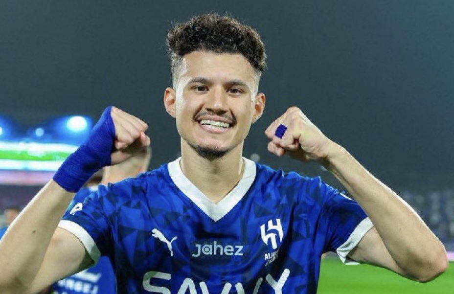 #الحقيقــــه_توجـــــع
- هل ( أُجبر ) النصر على التوقيع مع الحمدان و "تصريفه" من الهلال ؟

- لايوجد رياضي عاقل سيقبل بالحمدان لاعباً في فريقه ولو من أندية يلو إلا إذا كان من يريد التوقيع معه يريد إنقاذ الهلال