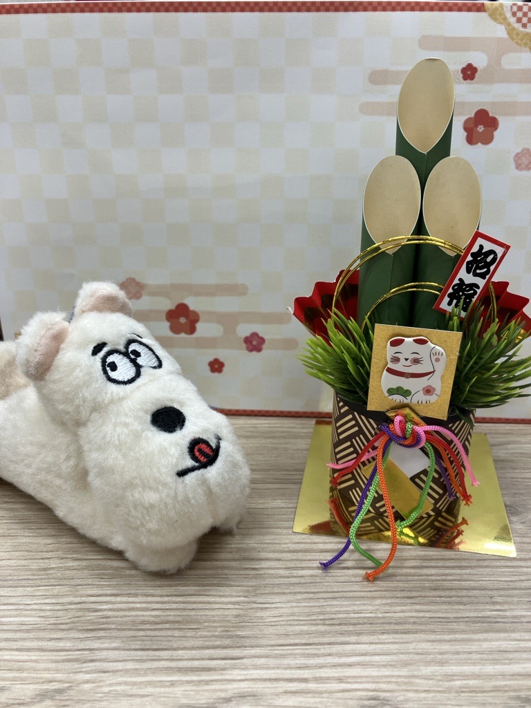 SAMTY_official's tweet photo. 2026年!!!🎍
【100日後にSRに住む物語 ~50日目~】
あけましておめでとうございますなのだ!!
今年もいっぱいお家探しをするのだ!!
応援よろしくなのだ🐶🐾
#サムティくん
#SAMTY
#お家探し
#あけおめ
#サムティ
#100日後にSRESIDENCEに住む物語 https://t.co/Qb954coqC3