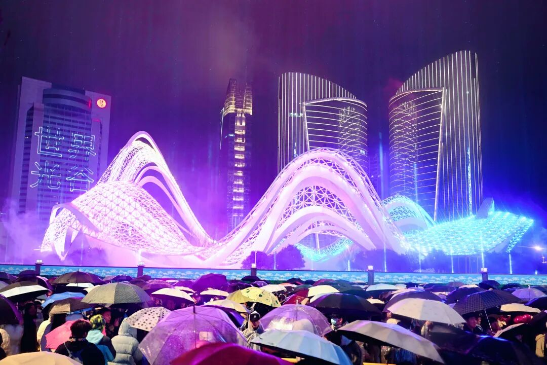 OpticsValleyCN's tweet photo. #Wuhan ranked Top 10 nationwide for hotel demand and #NewYear's Eve #travel, with inbound flight bookings surging by over 100%.
The city's growing global appeal is on full display this holiday season. 🏙️ #OVCBiz https://t.co/if4wlcp8bM