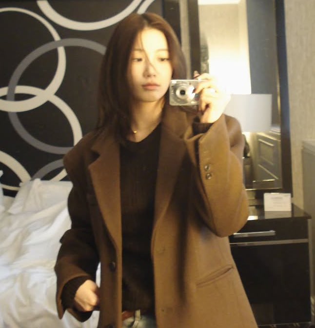 zuhsabs's tweet image. she’s so fine what the hell