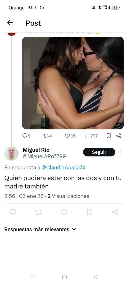 RandomAssociat3's tweet image. Con las dos, con su madre, con su abuela y con la vecina.