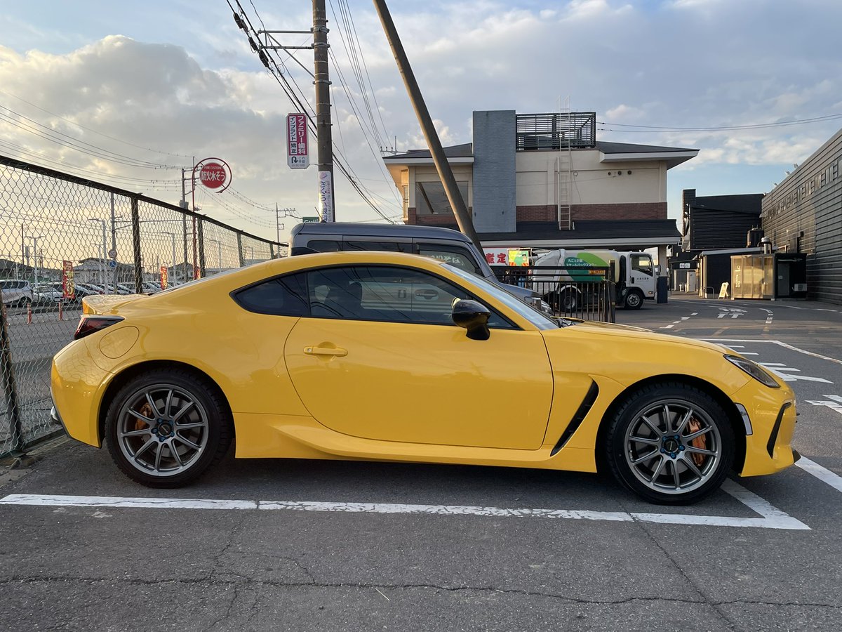 ZD8 BRZ YELLOW EDITION、年も越してしまっているが、ようやく