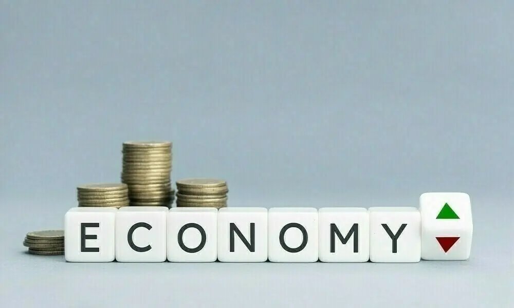 pakco_updates's tweet image. #jan6 
2. @Financegovpk said #Pakistan’s economy is projected to maintain its “positive momentum” in the coming months, driven by industrial growth, improved governance, digitalisation, and prudent macroeconomic management. #PBS informed a 3.71% #GDP growth in the 1st quarter.
