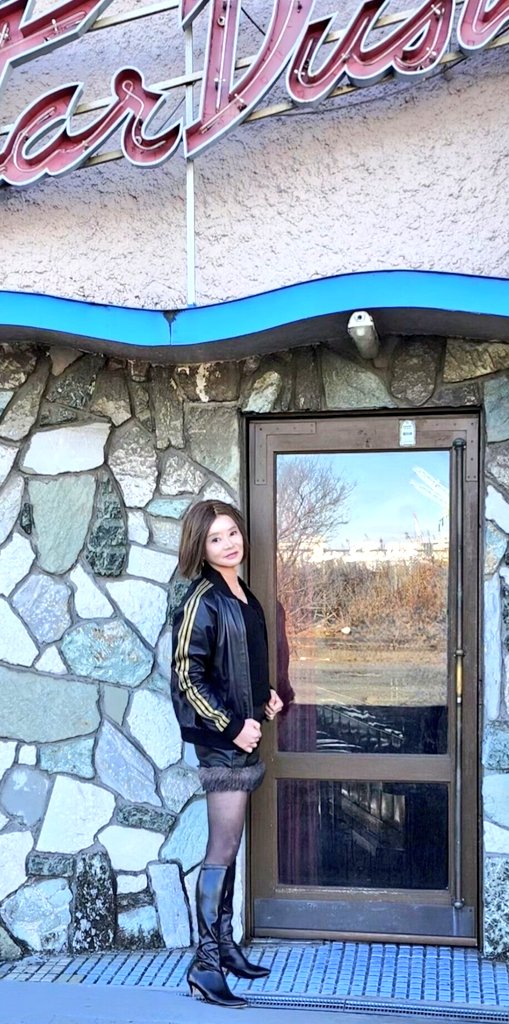 初出勤、お疲れさまでした✨ᥫᩣ  ̖́-
お正月休みもあっという間^>~<^՞՞
今週は無理しないゆるふぁいで💞
暖かくして穏やかな夜をお過ごしください💞🧣🥂🐈‍⬛⸒⸒⸒❤︎🪽🌙.*·̩͙🌟