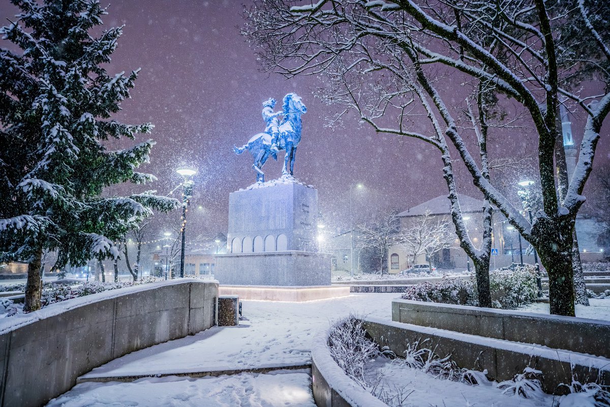 SpeciesOcculta's tweet image. Šetnja snježnom Banjalukom.

Malo jači thread 🧵