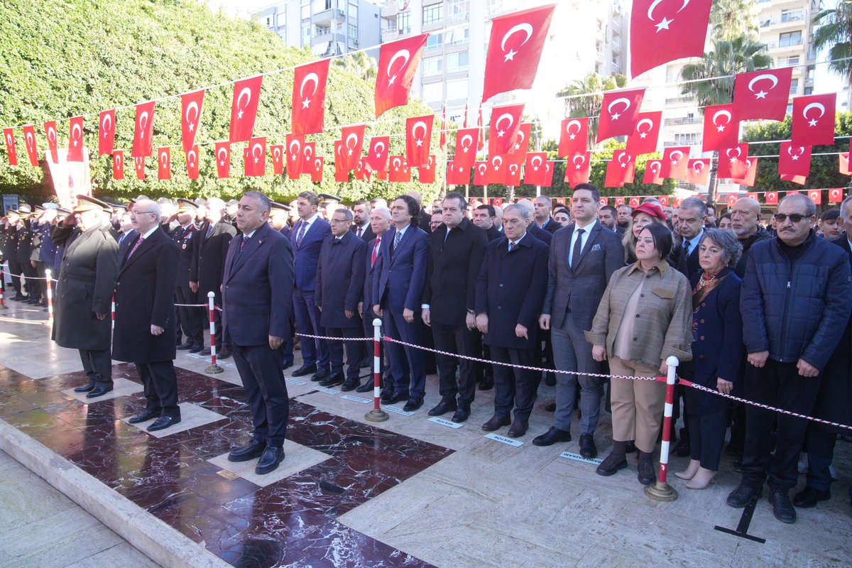 5 Ocak Adana’mızın Kurtuluşu vesilesiyle Adana Valiliği tarafından düzenlenen programda Büyük Önderimiz Gazi Mustafa Kemal Atatürk’ün anıtına çelenk sunduk.