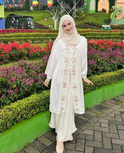 kyurinn_'s tweet photo. Rekomendasi
Baju Lebaran Estetik Semewah Ini Cuma 100 Ribuan

-A thread https://t.co/7D2bSoepd6