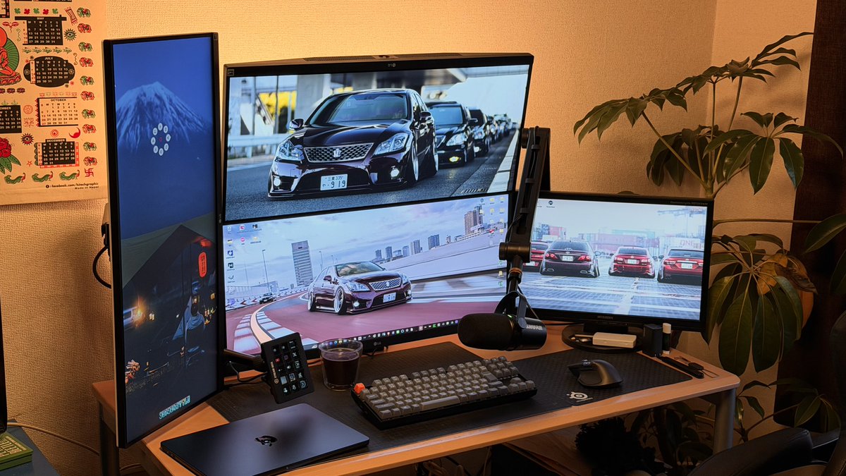 tomoki901's tweet photo. そろそろカレンダー変えるか笑
マウスの触覚フィードバックめちゃいい
ロジクール MX MASTER 4
#desksetup
#mxmaster4 #shuremv7 #k8max
#streamdeck https://t.co/zgldFqhqP3