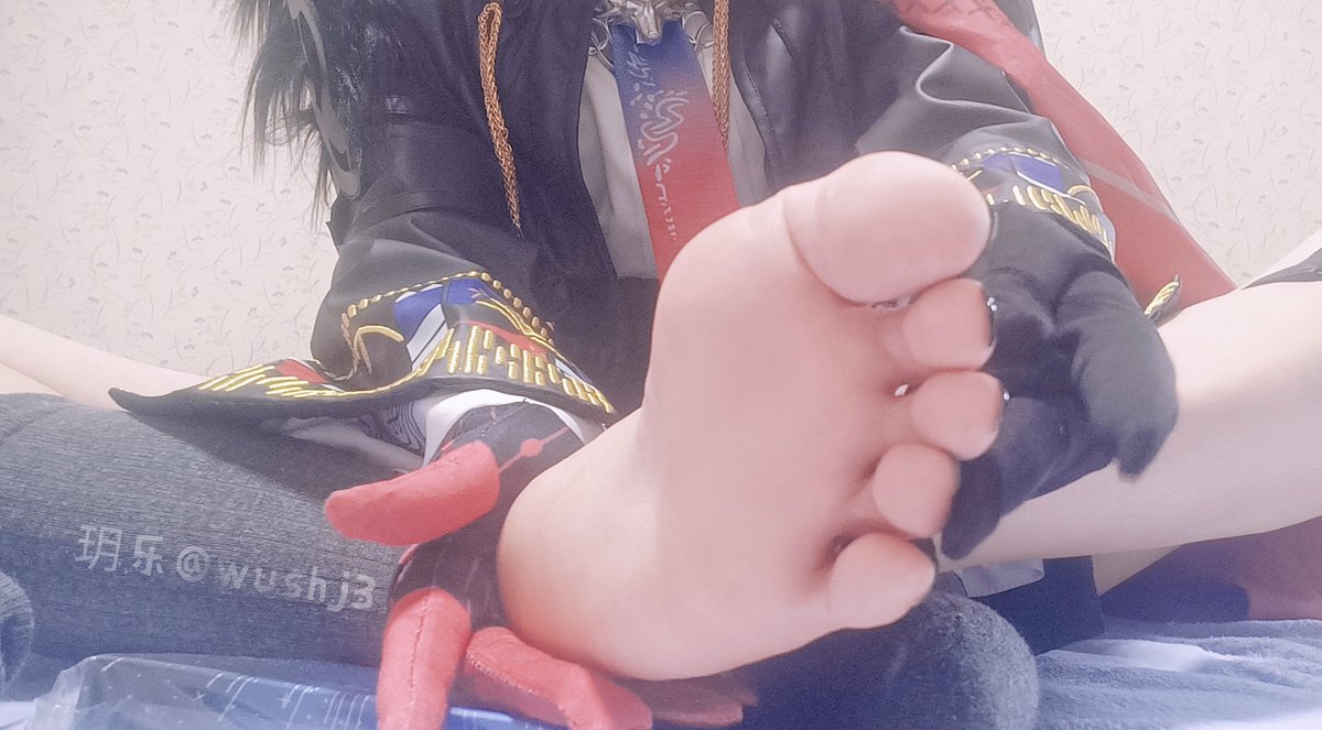 裸足～
#明日方舟 #拉普兰德 #足 #Arknights #Lappland