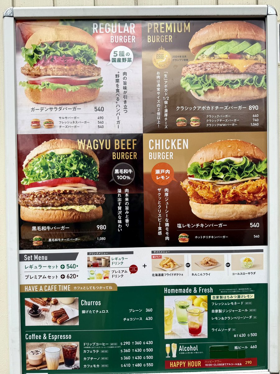 emma0319's tweet image. #FRESHNESS BURGER
#フレッシュネスバーガー
雖然是連鎖速食店但漢堡很有水準耶，可能比台灣很多專門漢堡店還好吃😋
我們點了PREMIUM 跟WAGYU和牛漢堡都很棒。
漢堡排肉極嫩感覺不到有筋，而且煎得很香👍
蔬菜也很青脆👍
#202601名古屋 #名古屋美食