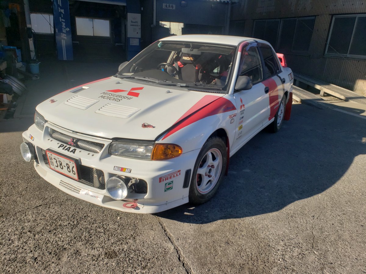 173rdABN_Norick's tweet image. 昨日に引き続き本日は佐藤自動車さんでオイル交換。
待ってる間にも社屋に色々有るので飽きないのだ。
実車も有るが、模型も有る。シムも有る。
ワシにとってはもうパラダイスｗ
#佐藤自動車