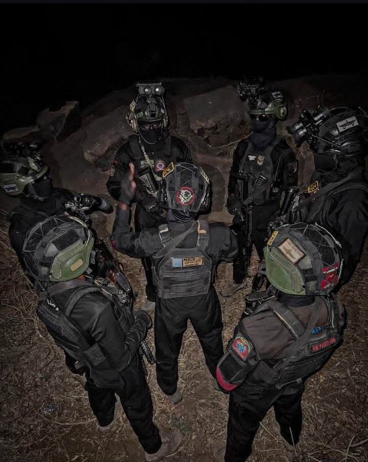 DefenseNigeria's tweet image. Nigerian Navy SBS operatives. Nigeria's tier one Special Forces Unit. SBS units have been actively involved in Operation Pulo Shield, Operation Safe Haven, Operation Restore Order, Operation Iron Fence II and Operation Zaman Lafiya.