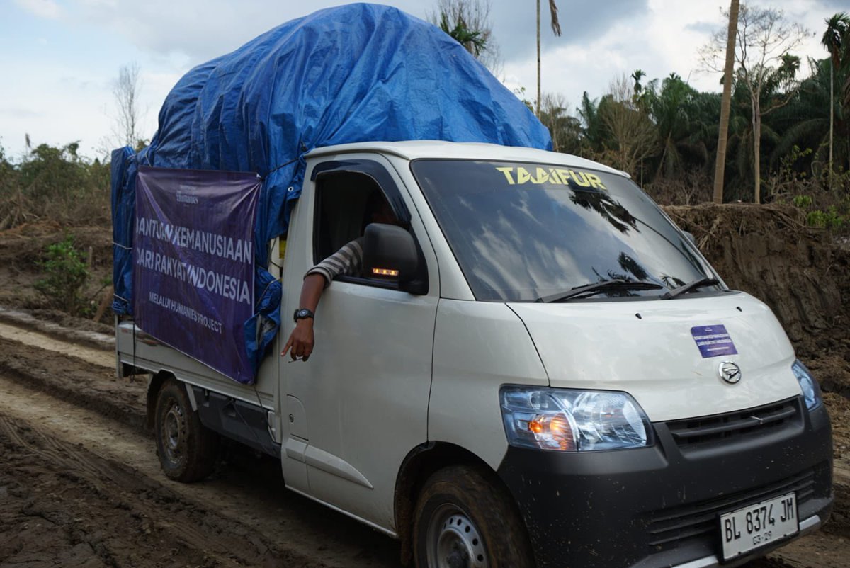 Tim Humanies Project kembali meneruskan bantuan logistik, sembako dan melakukan kegiatan psikososial untuk membantu saudara kita yang terdampak.

📍Aceh Utara