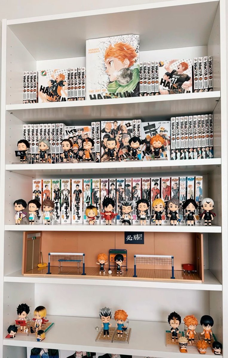 smileyshoyo's tweet image. oh to have a haikyuu shrine like this