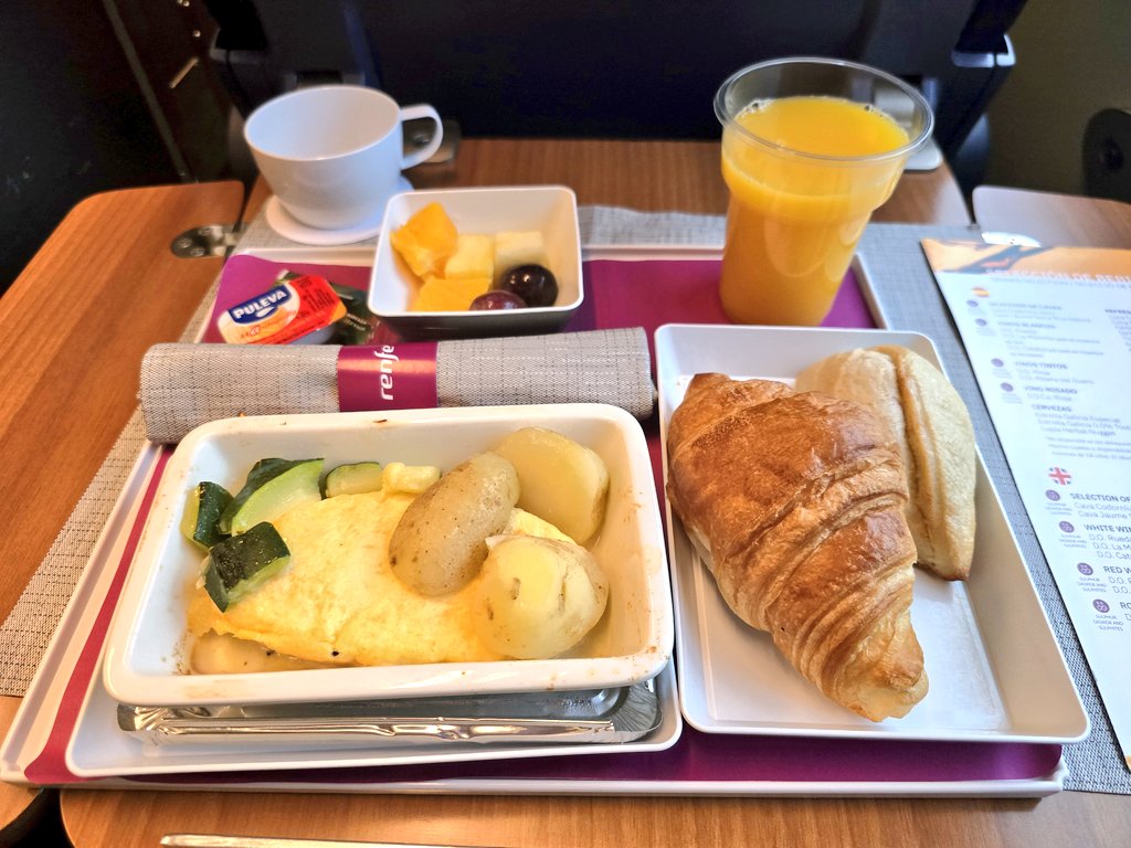 nonstopeurotrip's tweet photo. Good chilly morning from the Renfe AVE5092 service from Madrid to Alicante 🇪🇸 I'm in First Class for this 2.5h, 400km journey at up to 300km/h which includes a complimentary breakfast 🍳 ☕️  This advance ticket cost just €55 😎 #NonstopEurotrip https://t.co/oDamRNybGV