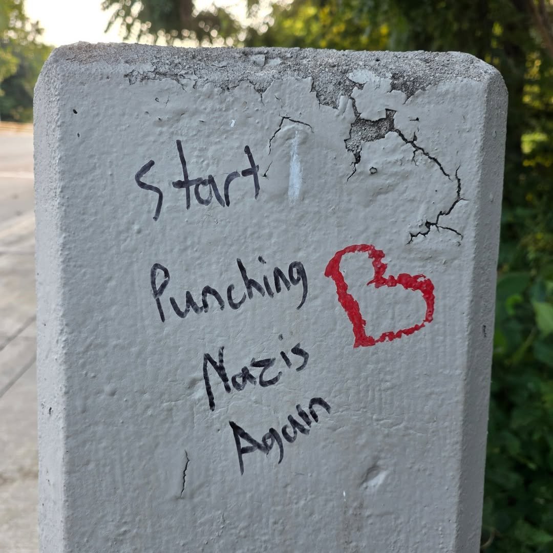 Antifa_Ultras tweet media