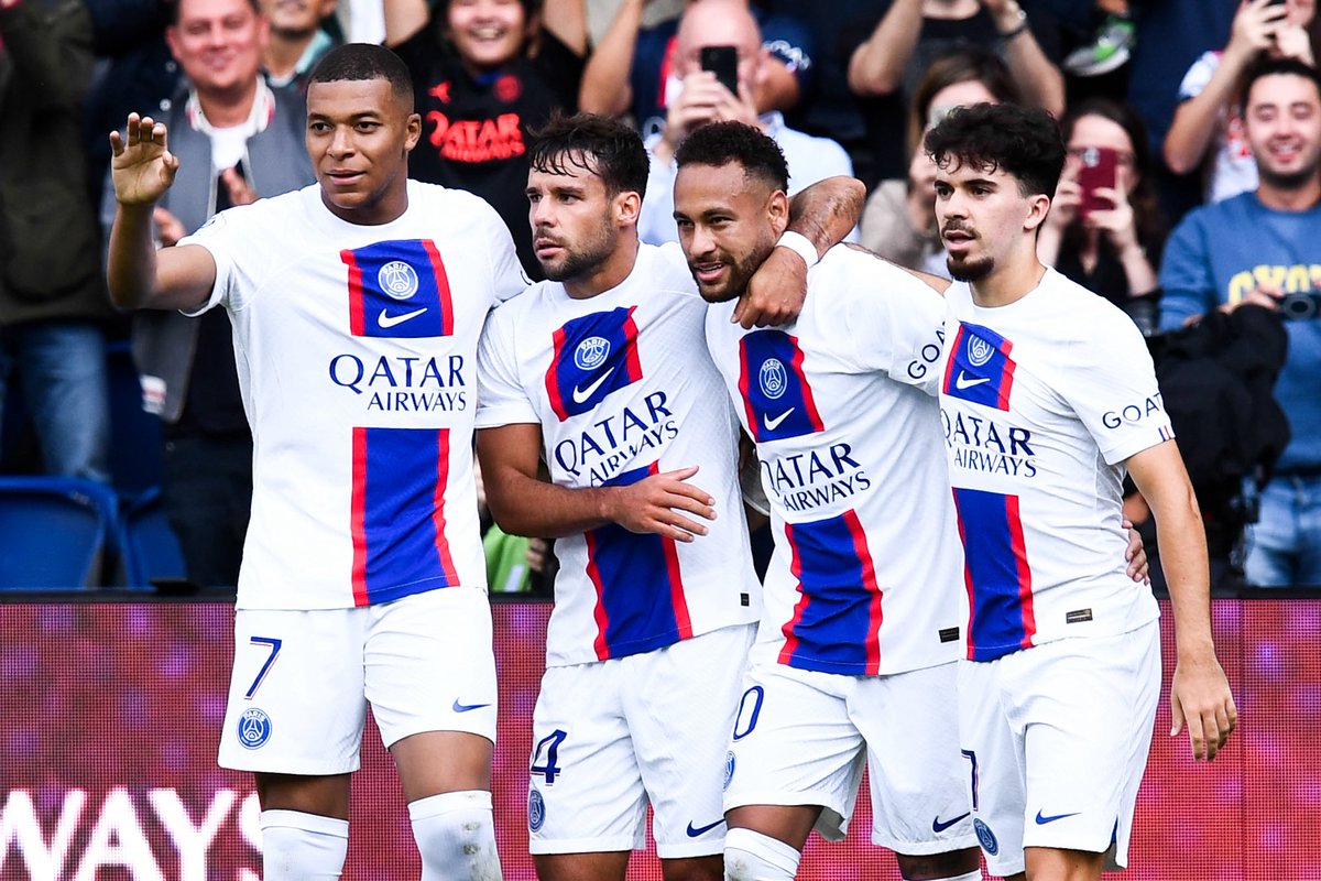 _BeFootball's tweet image. Juan Bernat 🇪🇸 : « 𝗝’𝗔𝗜 𝗣𝗔𝗦𝗦𝗘 𝟱 𝗔𝗡𝗦 𝗔𝗩𝗘𝗖 𝗠𝗕𝗔𝗣𝗣𝗘́ 🇫🇷, 𝗖’𝗘𝗦𝗧 𝗨𝗡 𝗚𝗔𝗠𝗜𝗡 𝗦𝗔𝗡𝗦 𝗘𝗚𝗢 𝗘𝗧 𝗦𝗔𝗡𝗦 𝗟𝗜𝗠𝗜𝗧𝗘𝗦.

Son mental est entièrement tourné vers l’équipe, sans aucun ego. 𝗜𝗹 𝗲𝘀𝘁 𝗮𝗿𝗿𝗶𝘃𝗲́ 𝗮𝘂 𝗥𝗲𝗮𝗹 𝗠𝗮𝗱𝗿𝗶𝗱 𝗮̀ 𝗹’𝗮̂𝗴𝗲…