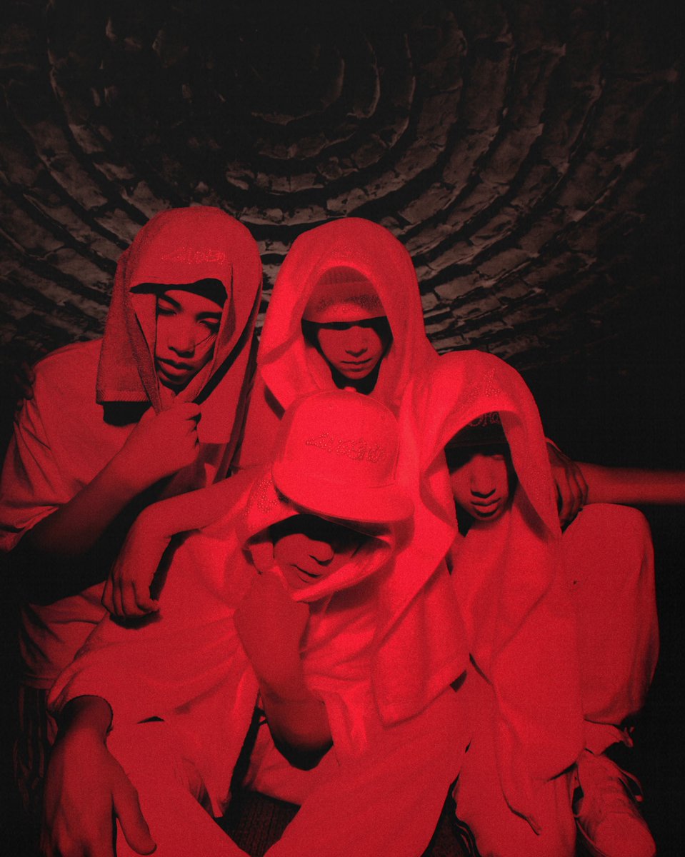 LNGSHOT4sho's tweet photo. It’s lngsHOT ♨️🧖‍♂️ 4sho

Debut EP [SHOT CALLERS] 26/01/13 6PM KST
Pre-order https://t.co/uxmrCFj70i

#LNGSHOT #SHOTCALLERS
#MOREVISION https://t.co/Nh6T2Ys7we