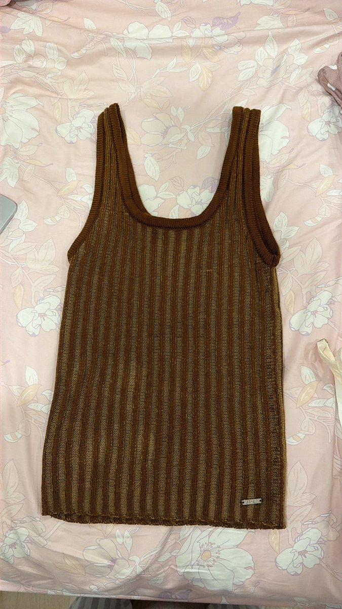 studtomed's tweet photo. ส่งต่อ 170฿ ใส่ครั้งเดียว (จาก395)
อก30-38  เนื้อผ้าดีมากก ใส่เเล้วดูแพง

#โล๊ะตู้ #ส่งต่อเสื้อผ้ามือ2 #ส่งต่อbxb https://t.co/BAwCCSqWaC