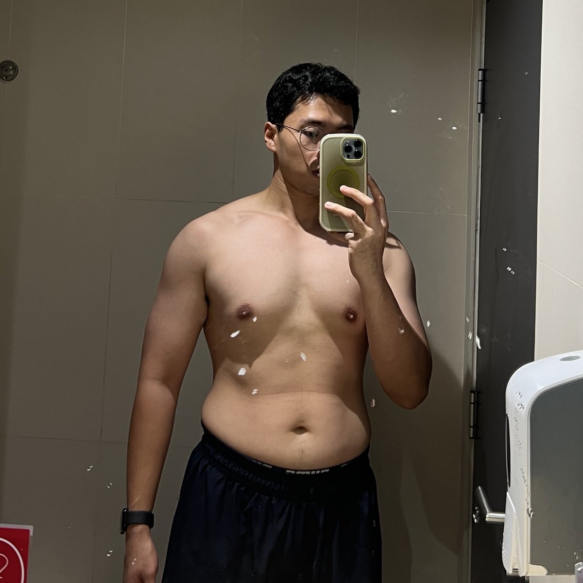 อาทอาท tweet media