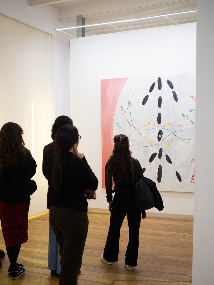 EscuelaCei's tweet photo. ✨ Nuevo año, nuevas dinámicas de aprendizaje

Inauguramos el 2026 con nuestros Circuitos de Actividades Culturales. 

📍En esta primera parada, visitamos varias de las exposiciones del Centro Cultural Conde Duque, acompañadxs por @donmaillo

#EscuelaCEI #VisitasCulturales https://t.co/hDmsWaKHDL