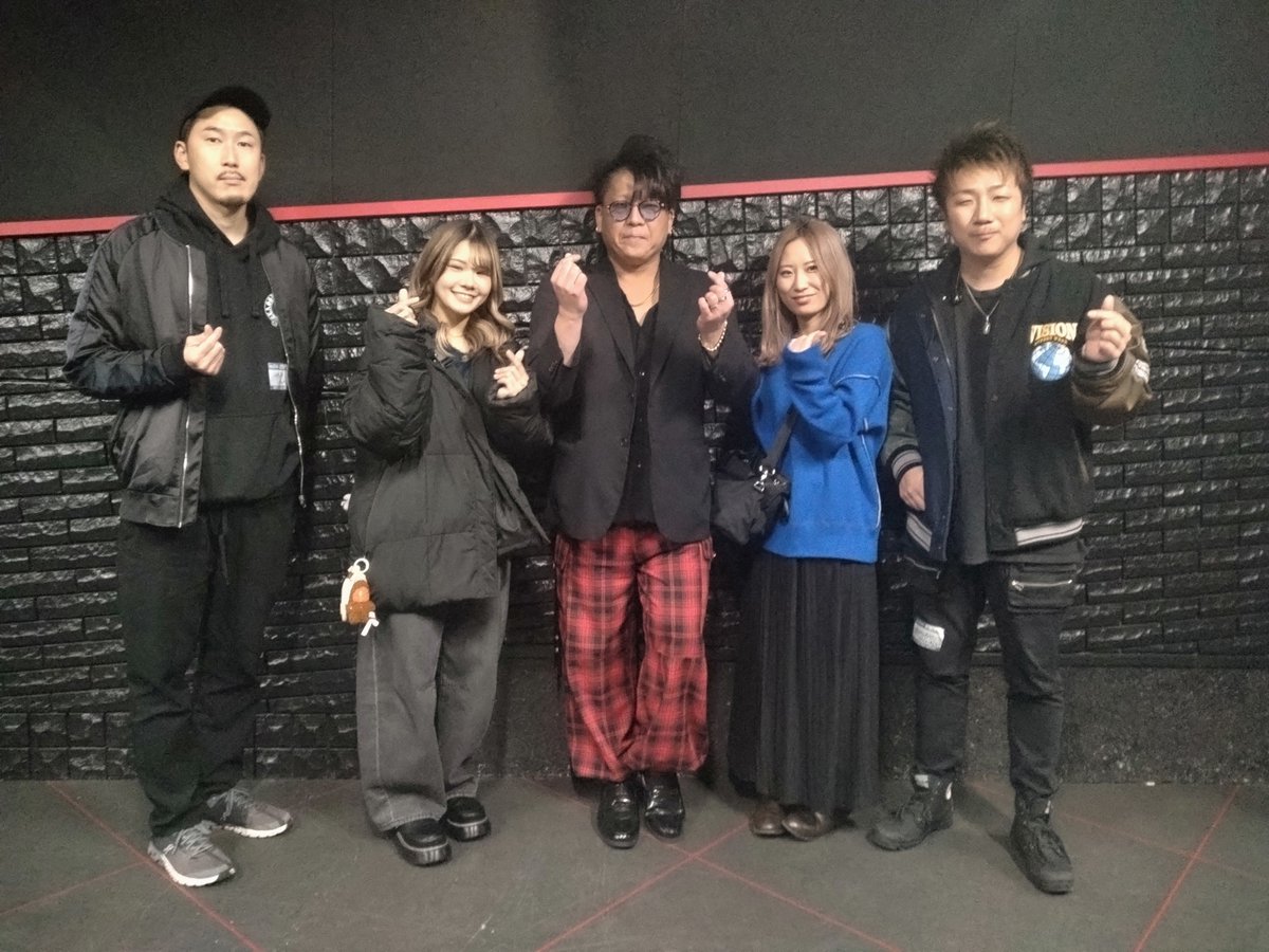 EDaM_Official's tweet photo. 【TikTok動画公開】

サムライアパートメントさんのTikTok動画に出演させて頂きました！
実はイベント前に⋯
こんな事してました！

SHIMOちゃん

KYOさん

ゆかりちゃん

優作さん

ありがとうございました！
楽しかった！
皆様動画再生宜しくお願いします！

#Evolves Dream
#サムライアパートメント https://t.co/5w7VU3Lr38