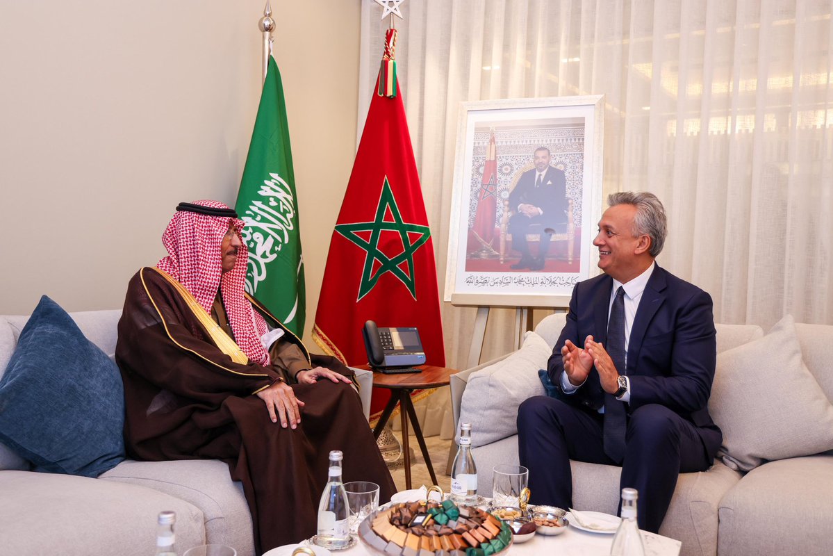 KSAembassyMA's tweet image. قام سفير خادم الحرمين الشريفين سعادة السفير الدكتـور/سامي بن عبدالله الصالح @SAMIOALSALEH يوم الاثنين 5 يناير2026م بزيارة لمعالي السيد/كريم زيدان الوزير المنتدب لدى رئيس الحكومة المكلف بالاستثمار والإلتقائيةوتقييم السياسات العمومية بالمملكة المغربية الشقيقة،وذلك بمقر الوزارة.…