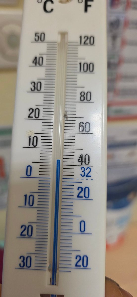 <a href="/nsi_xyz/">nsi.xyz 🏴‍☠️</a> Et aujourd'hui, dans une maternelle de #France...
#Ilfait40 soit #6degresCelsius