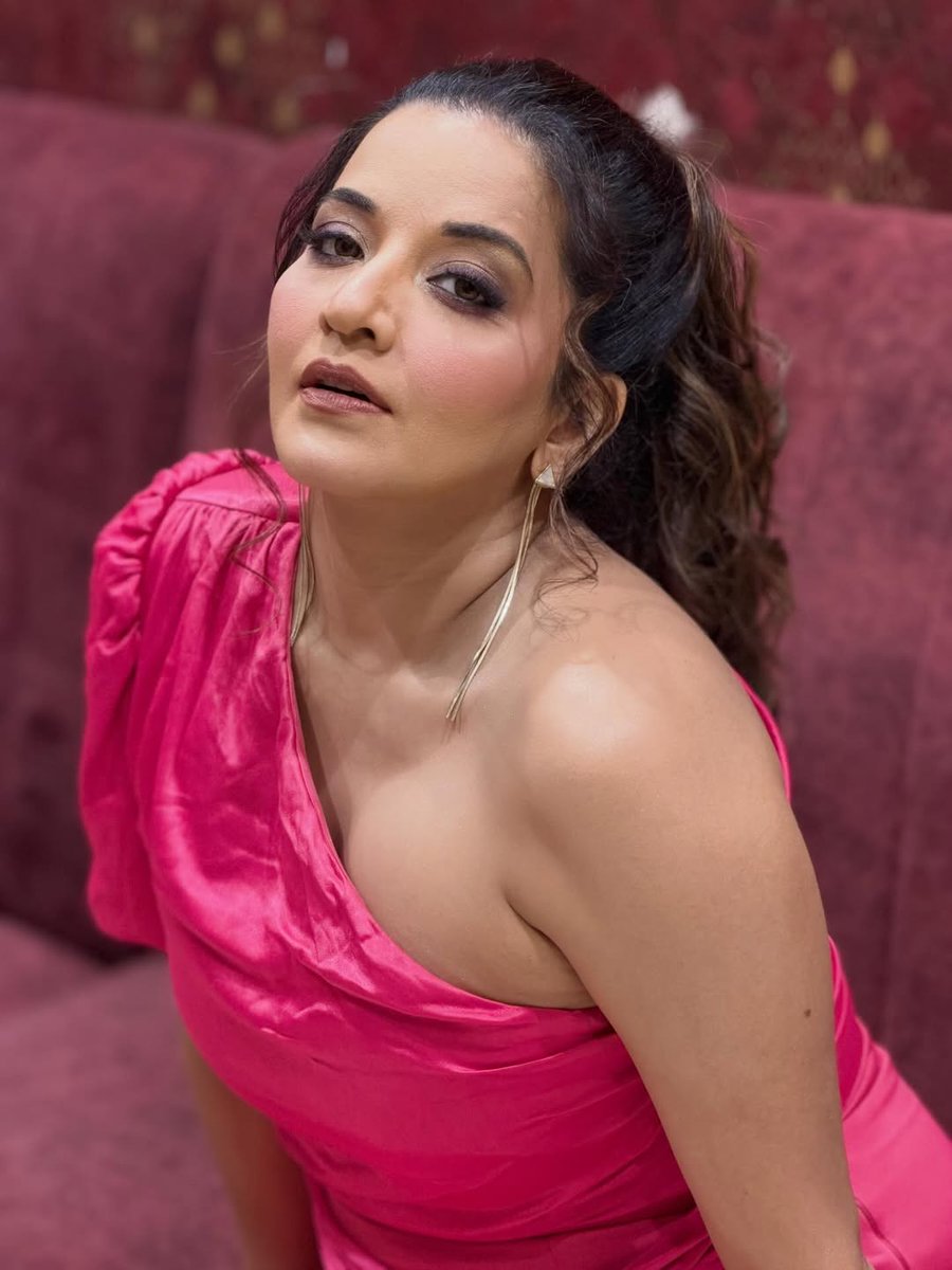 AsliMonalisa's tweet photo. Attitude Haan … Just Say Who I Am 🫶🏻🫶🏻❤️❤️…🧿🧿🧿 

#abouttonight #dolledup #glamour #fashion #eventdiaries2026 https://t.co/0KTRSELl4O