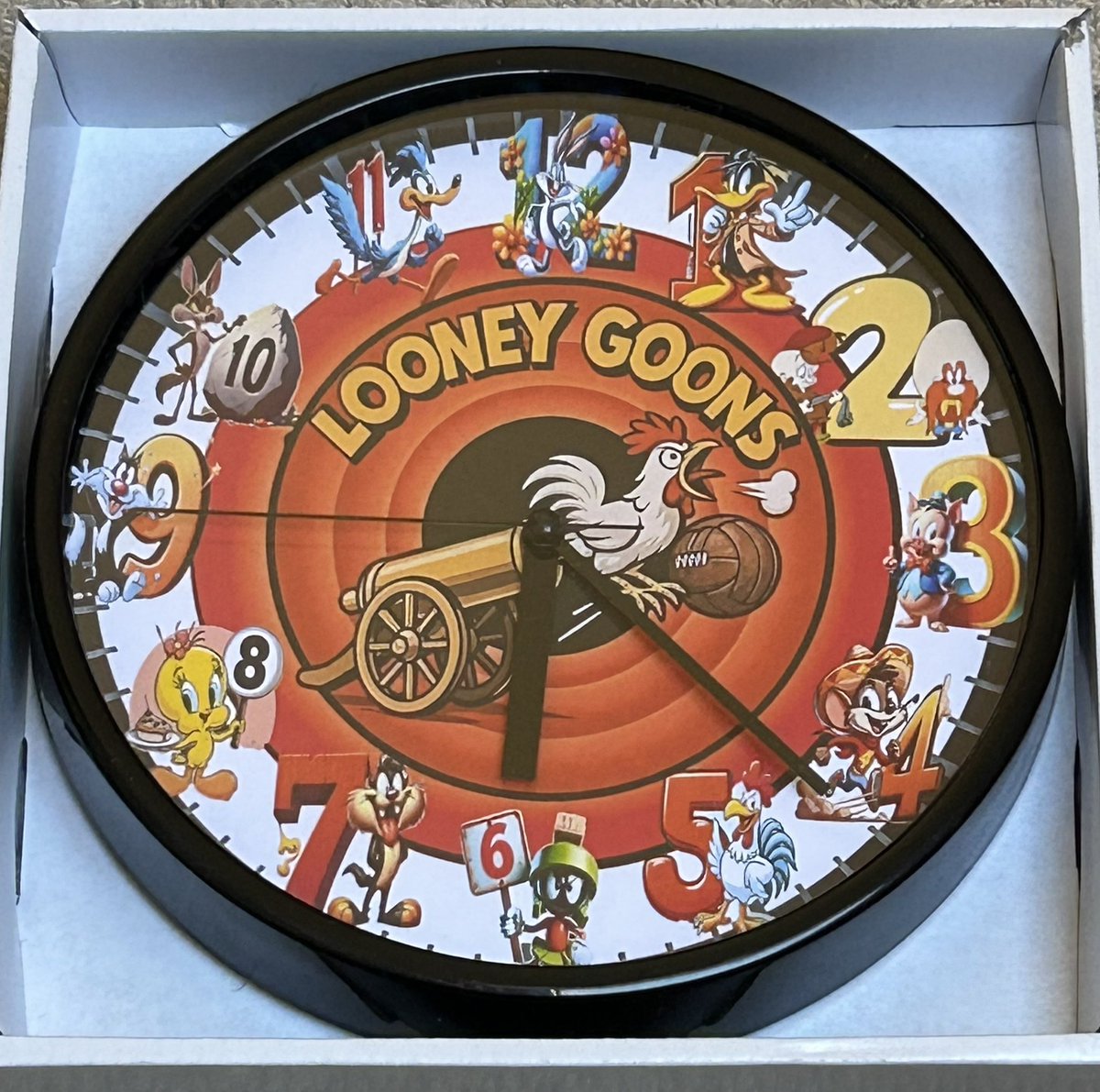 🚨GIVEAWAY ALERT🚨 Win this Special Edition one of a kind ‘Looney Goons’ quartz wall clock! 

Just like, repost and make sure you follow me and this clock could be yours!

Winner announced on Friday 9th January 2026.

Good luck 🤩